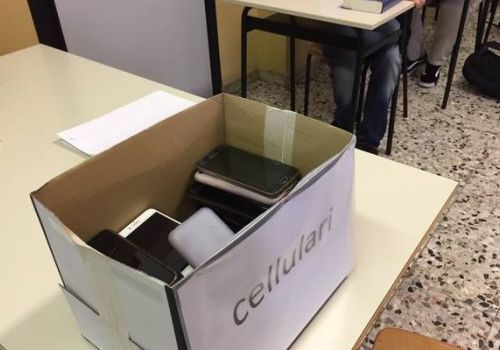 cellulari_aula_valditara